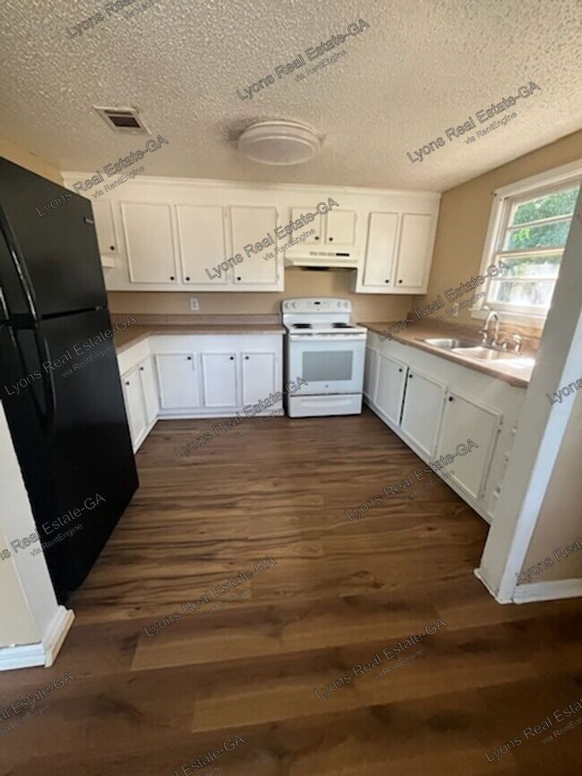 Building Photo - 1011 Cypress St