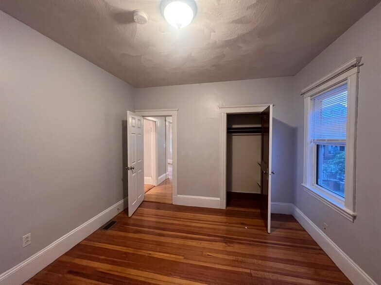 Building Photo - 108 W Quincy St