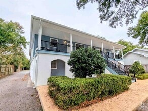 Building Photo - 708 Bayshore Dr