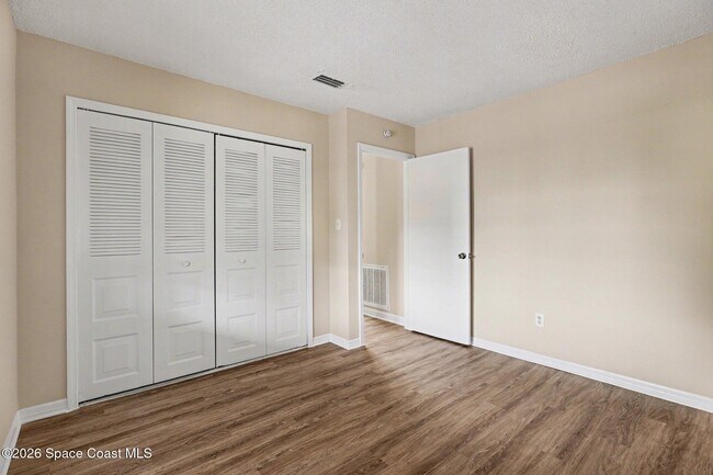 Building Photo - 2414 Fox Hollow Dr