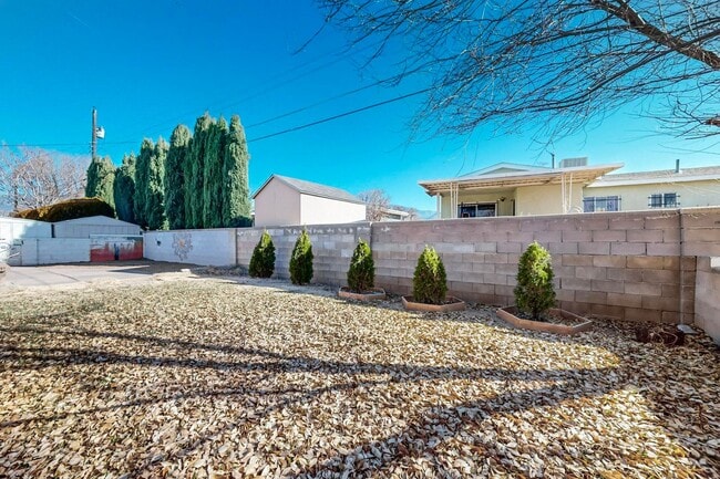 Building Photo - LOMAS/JUAN TABO 3 Bedroom 2 Bath 1/CG