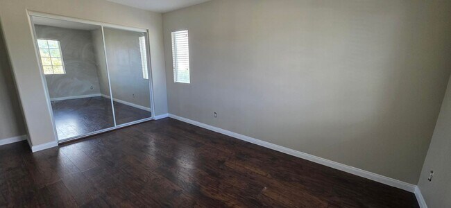 Building Photo - Large 6bed 4bath San Jacinto Beauty!