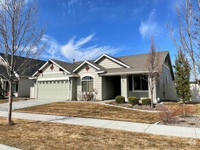 Building Photo - Beautiful 2 bed, 2 bath home with office/3...