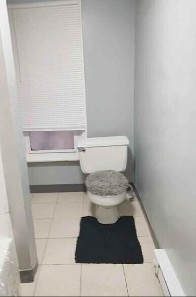Full Bath - 13 Umberto Ave