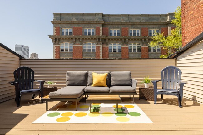 Building Photo - 1304 Broadway-ID1056031P