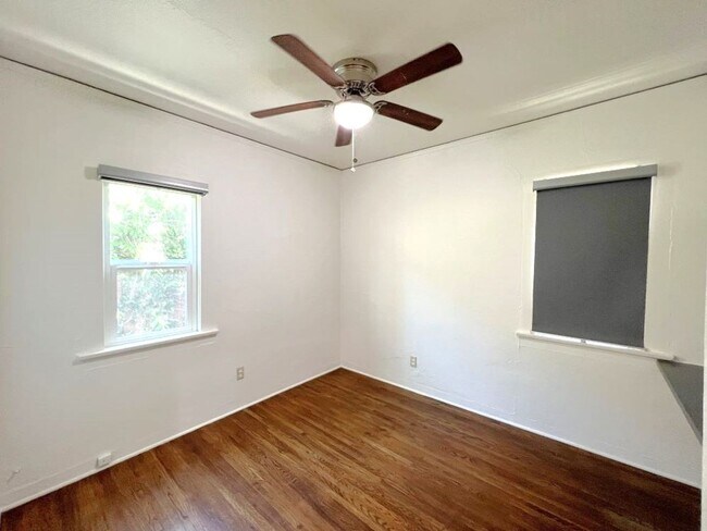 Building Photo - 4517 Arizona St