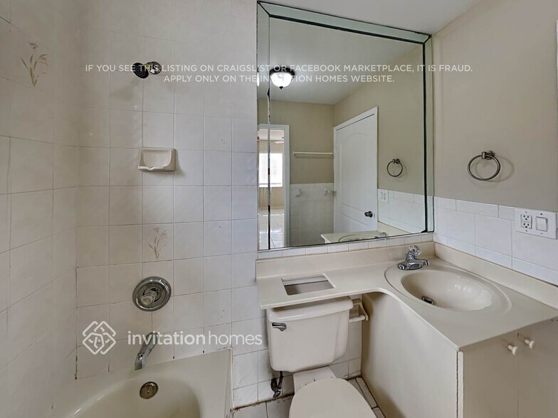 Building Photo - 3261 W 70th Terrace