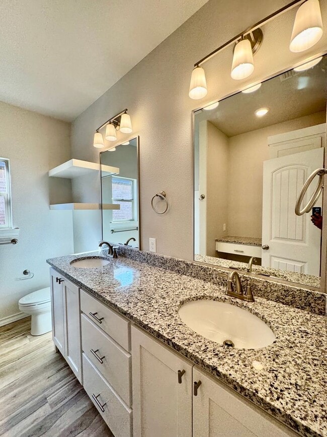Building Photo - 4bed 2 bath - Frenship ISD