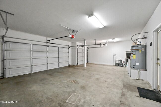 Building Photo - 10831 W Sheridan St