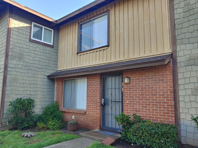 Primary Photo - Now Leasing – Beautiful 3 Bedroom Townhome...