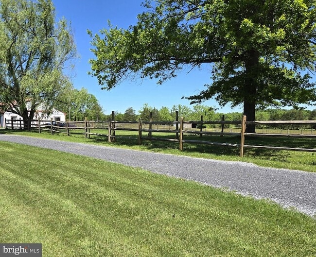 Building Photo - 8293 Leetown Rd