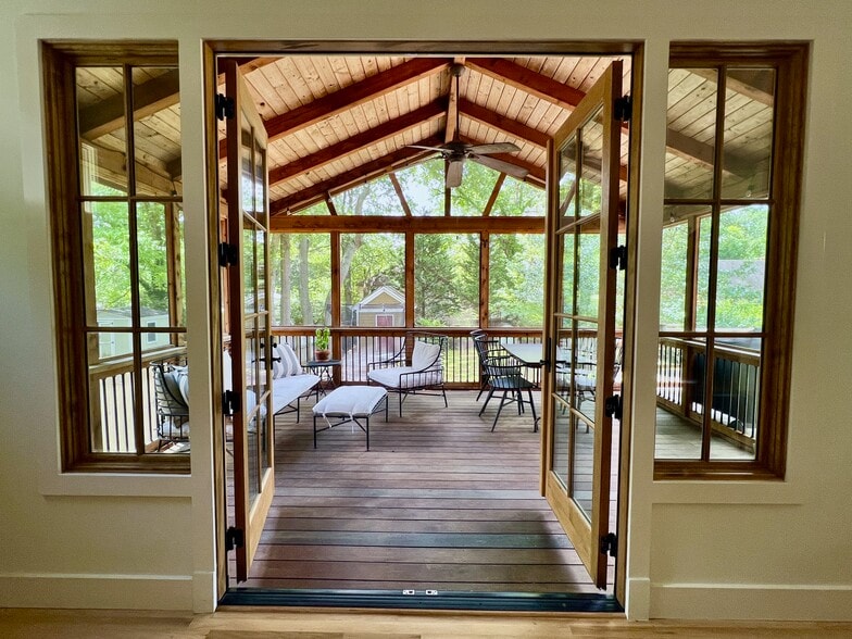 Screened in Porch - 347 Ormond St SE