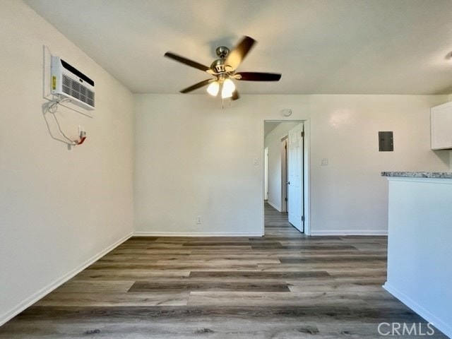 Building Photo - 1811 W Sallie Ln