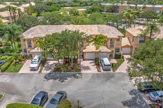 Building Photo - 858 NW 170th Terrace