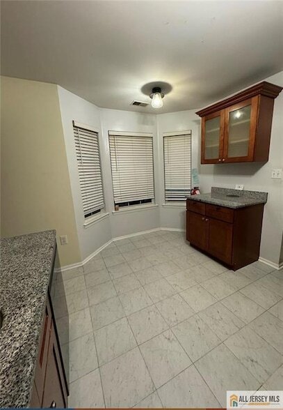 Building Photo - 1001 Cypress Ln