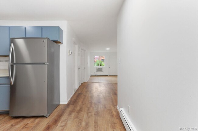 Building Photo - 639 E 226th St