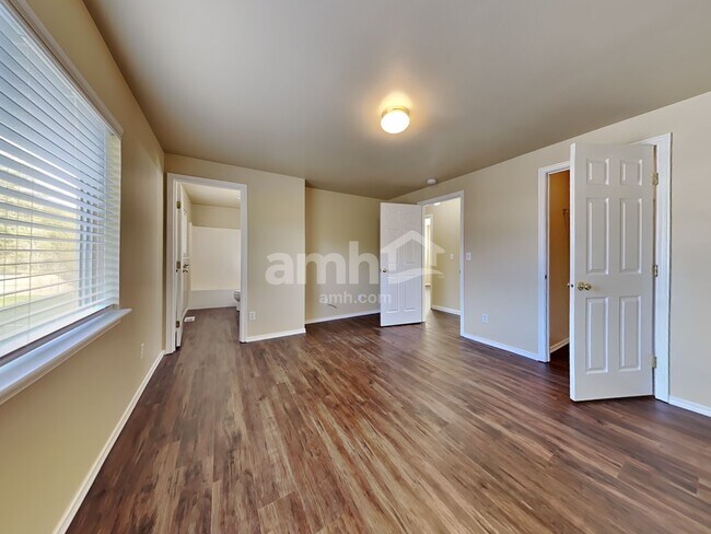 Building Photo - 5725 209th St E