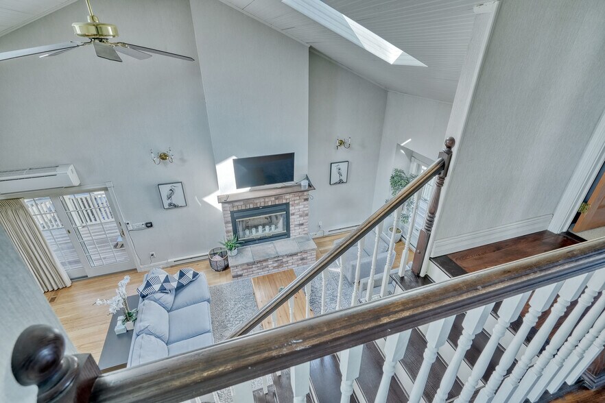 Building Photo - 5265 Old West Lake Rd