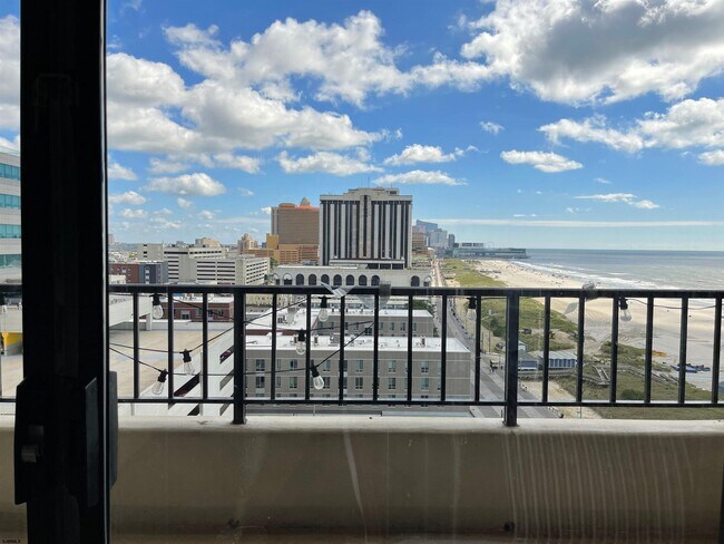 Building Photo - 3851 Boardwalk