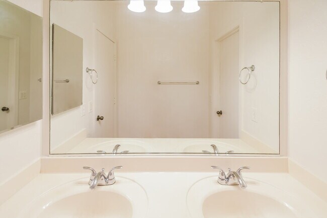 Building Photo - 10498 E Aster Ln