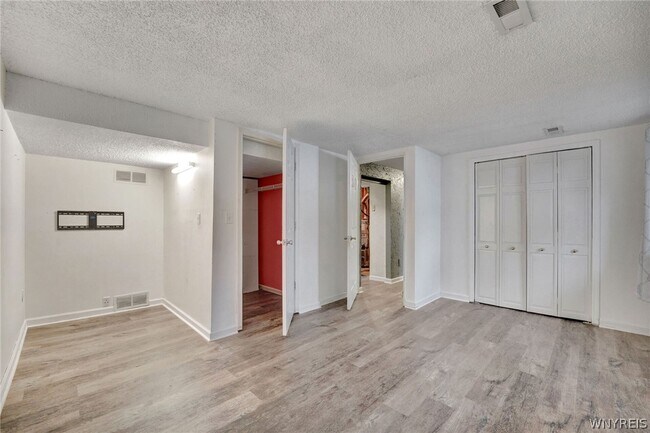 Building Photo - 36 Altair Dr