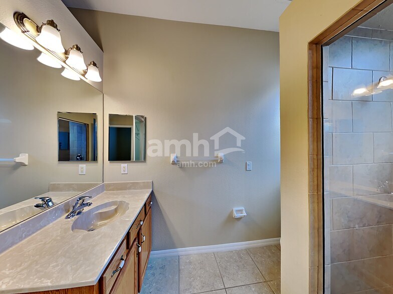 Building Photo - 12020 Tasha Ct