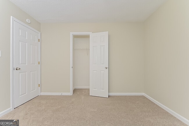 Building Photo - 3447 Oak Leaf Ct