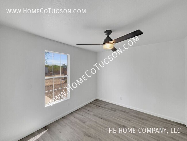 Building Photo - 2662 W Golda St