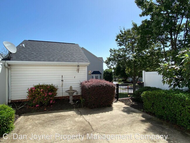 Building Photo - 2 br, 2.5 bath House - 100 Auburn Top Lane