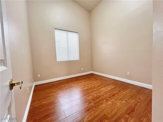 Building Photo - 258 Whitewater Village Ct
