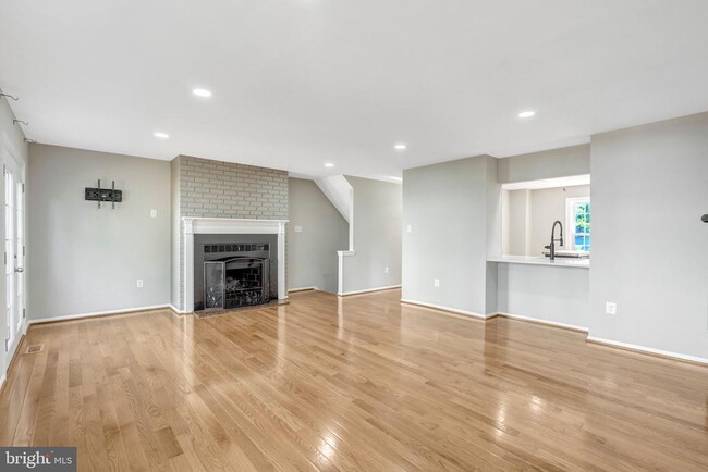Building Photo - 8478 Battle Ct
