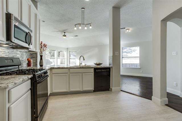 Building Photo - 3708 Villanova Dr