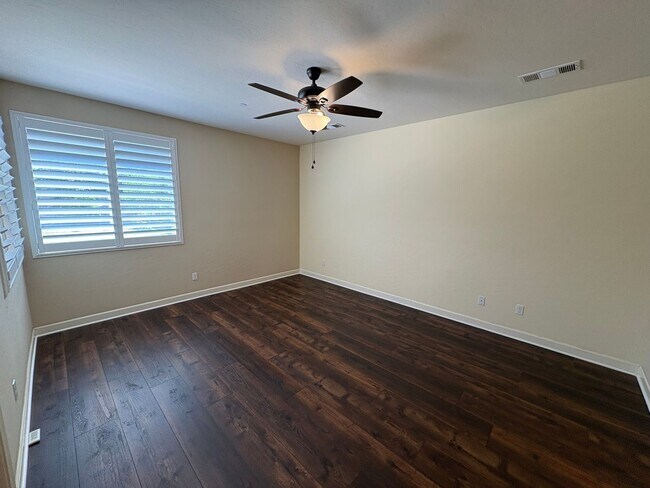 Building Photo - SE Visalia home Coming Soon!!