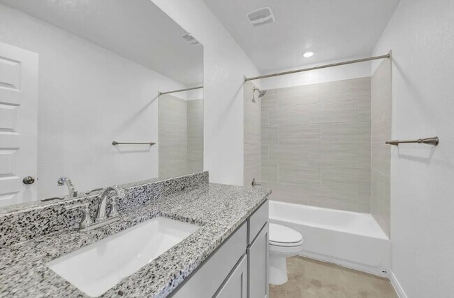 Building Photo - 604 Pacific Crest Trl
