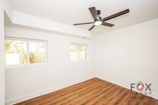 Building Photo - 1522 7th Ave Dr SW