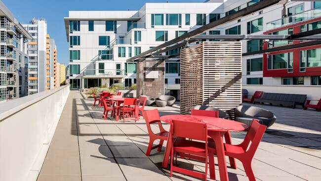 Building Photo - 900 Folsom St