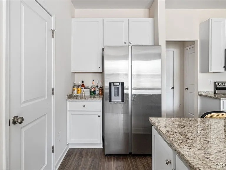 Powder bathroom to left - 7215 Hancock Chase Ct