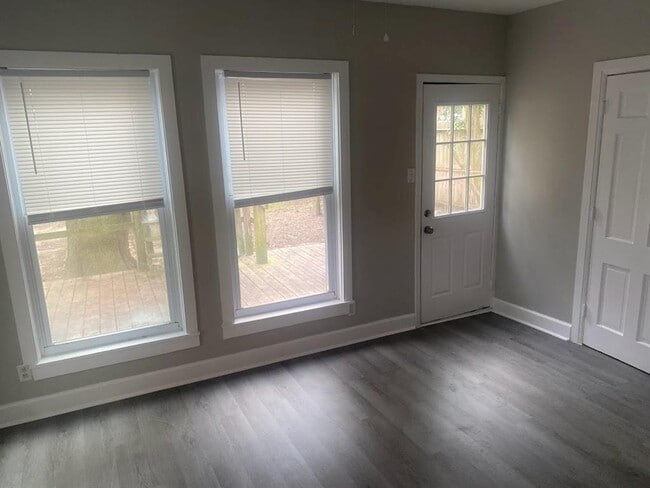 Building Photo - 4425 Ione St