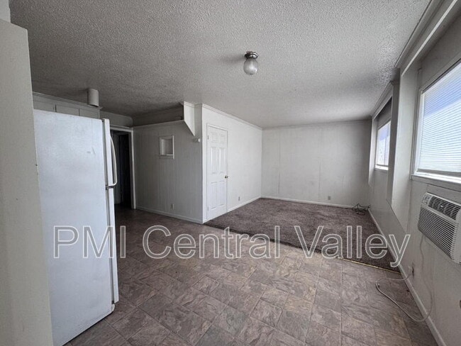 Building Photo - 111 E Grove St