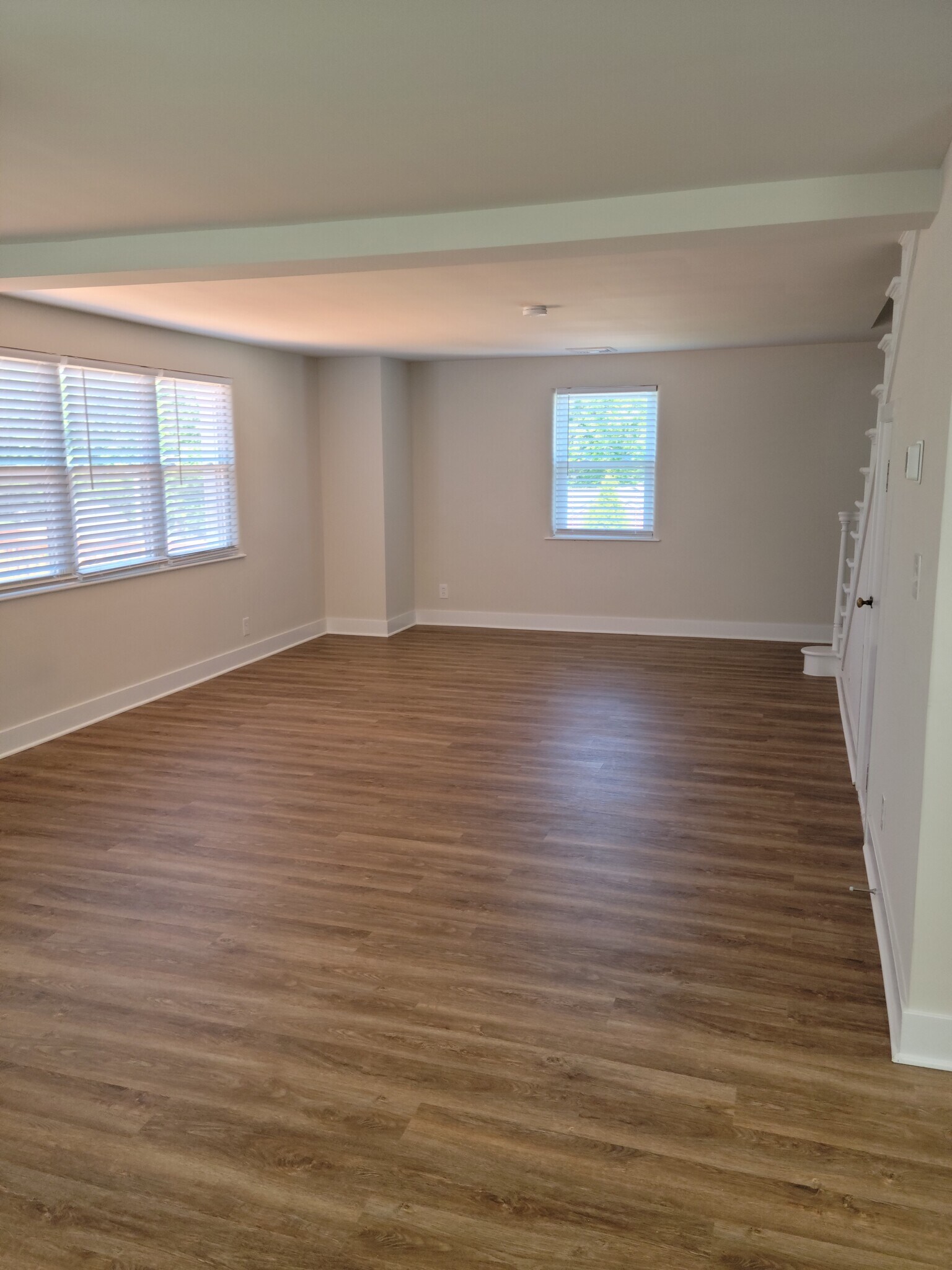 Building Photo - 498 Manatawny St