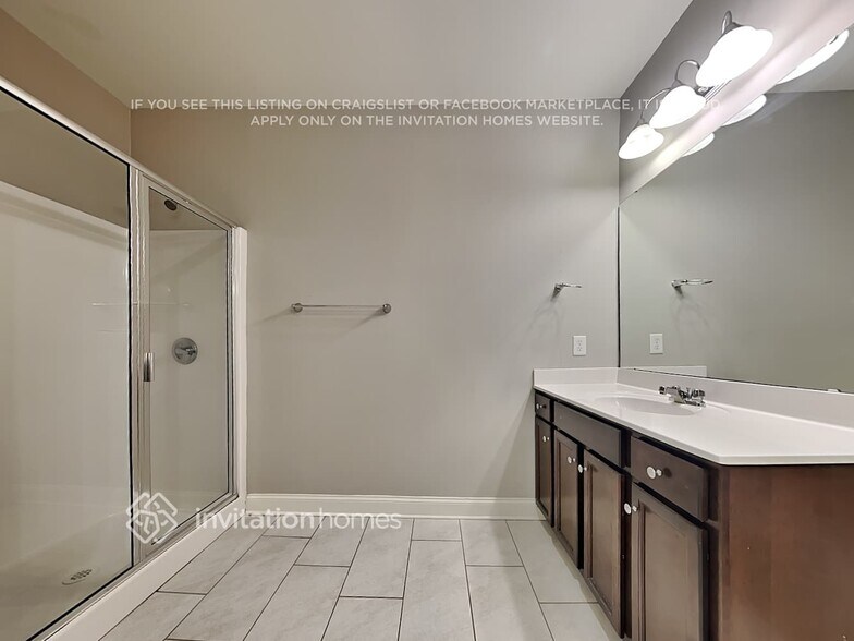 Building Photo - 5419 Roberta Crossing Dr