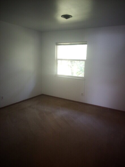 Building Photo - 108 Sandstone Ct