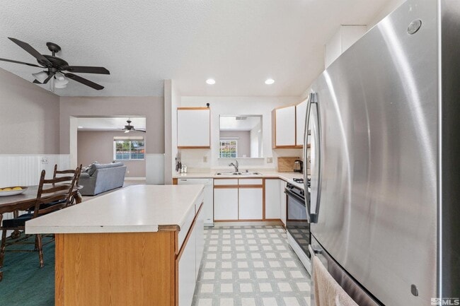 Building Photo - Rare 2016 sf home | 4 bedrooms w/ 2 primary suites and 3 bathrooms