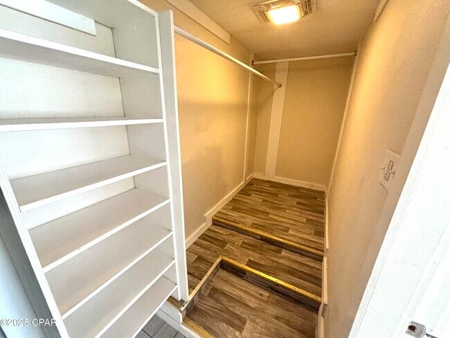 Building Photo - 1206 Buena Vista Blvd