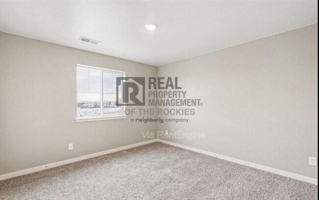 Building Photo - 325 64th Ave