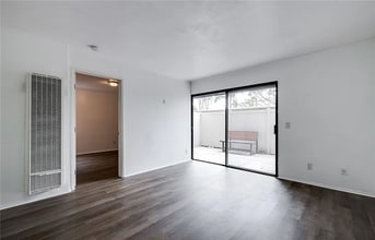 Building Photo - Welcome to this beautifully updated 1-bedr...