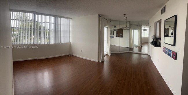 Building Photo - 11930 N Bayshore Dr
