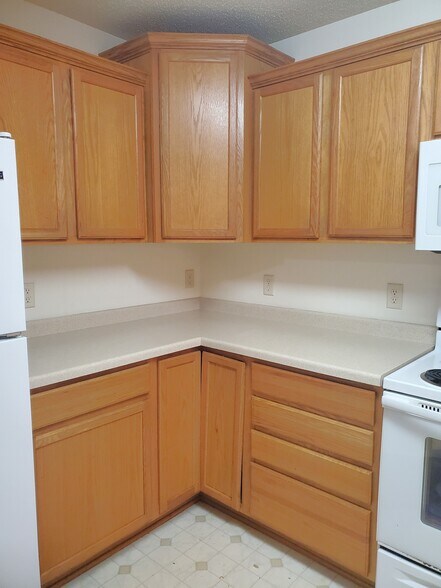 Building Photo - 1902 Aster Bay