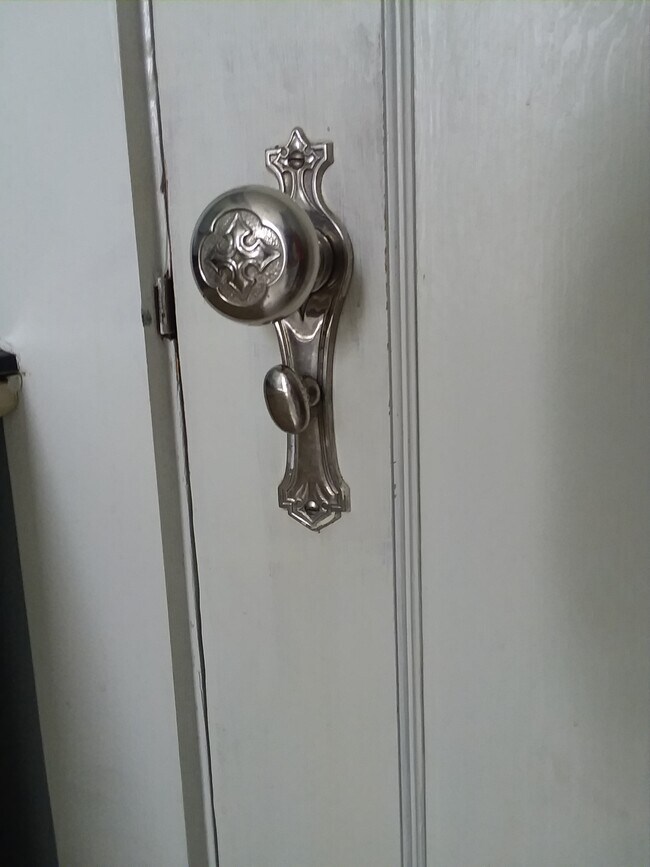 Original details - 215 N Emmett Ave