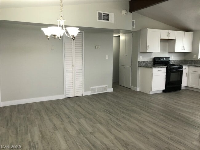 Building Photo - 5813 Evergreen Ave